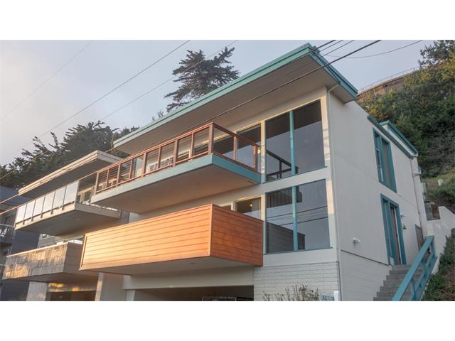 544 Beach Drive - 3/3 2100sf - sold for $1,825,000 after 64 DOM